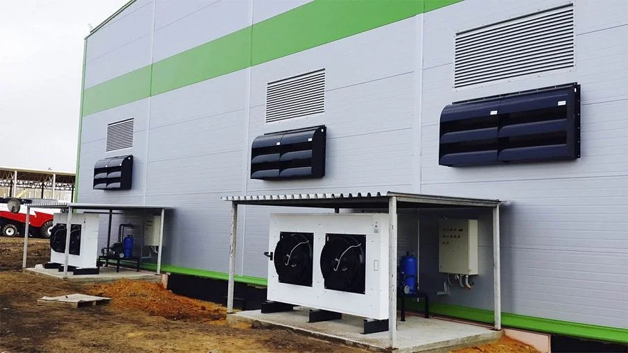 Weather protection hood for vegetable storage ventilation opening 1